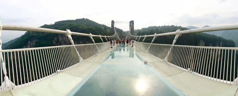 zhangjiajie glass bridge in China