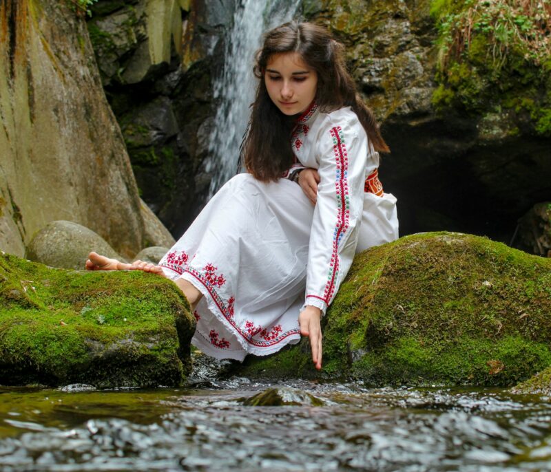 girl in traditional Bulgarian attire