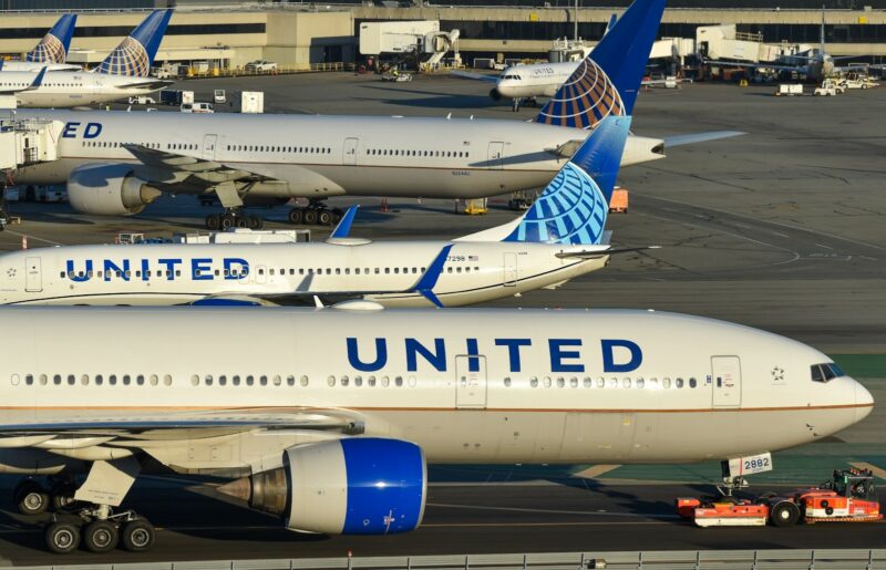 United Airlines vs Alaska Airlines